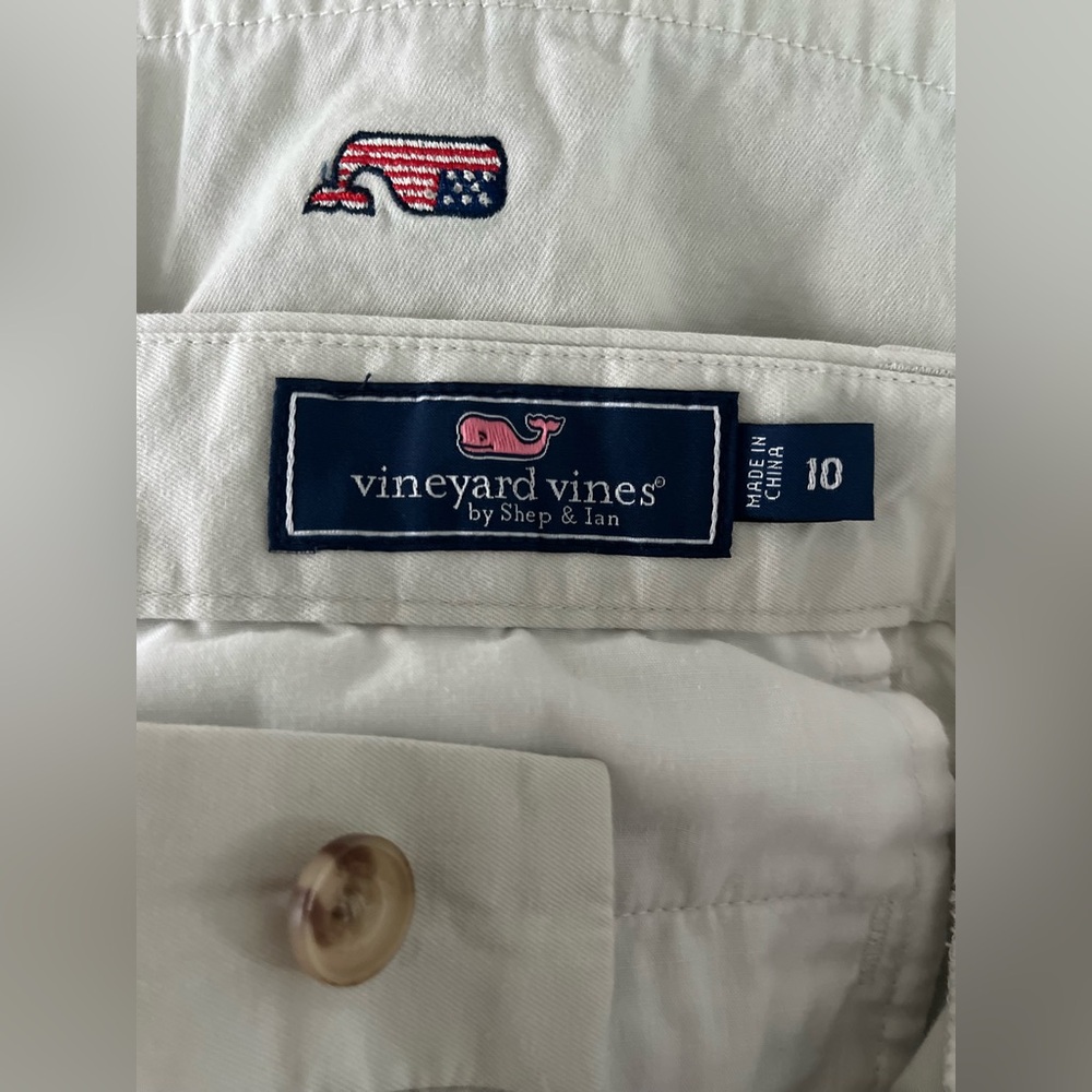 Vineyard Vines Breaker Shorts American Flag Whale Embroidered Patriotic Size 10 - Picture 8 of 8